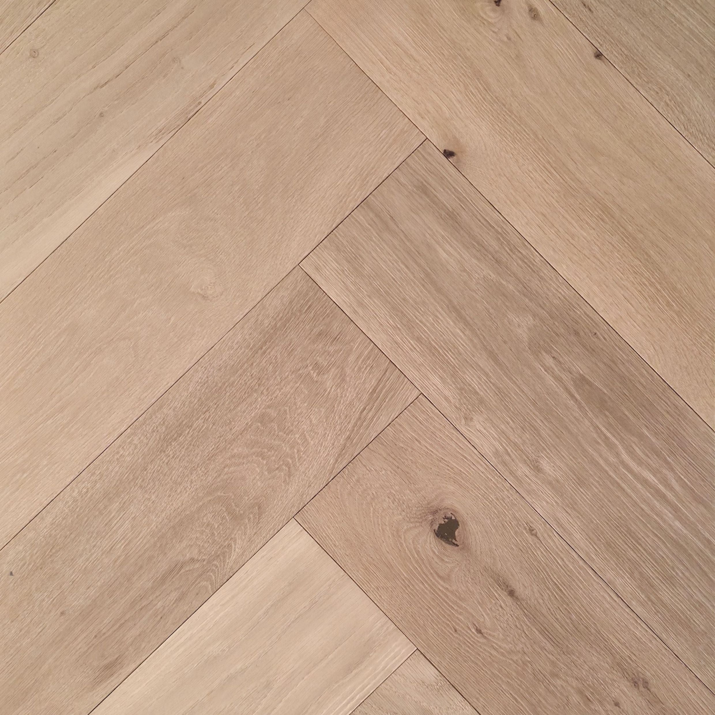 Engineered European Oak Gstaad Glow - Herringbone close up