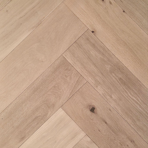 Engineered European Oak Gstaad Glow - Herringbone close up
